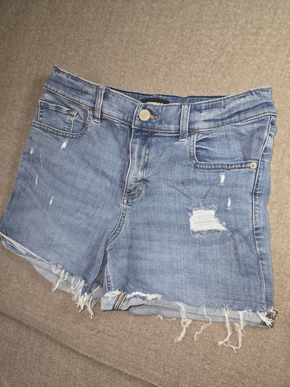 Express Medium Wash Blue Distressed Denim Stretch Midi Rise Shorts Womens 8